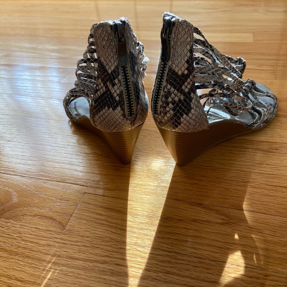 LOFT Strappy Wedge Sandal - Picture 4 of 6